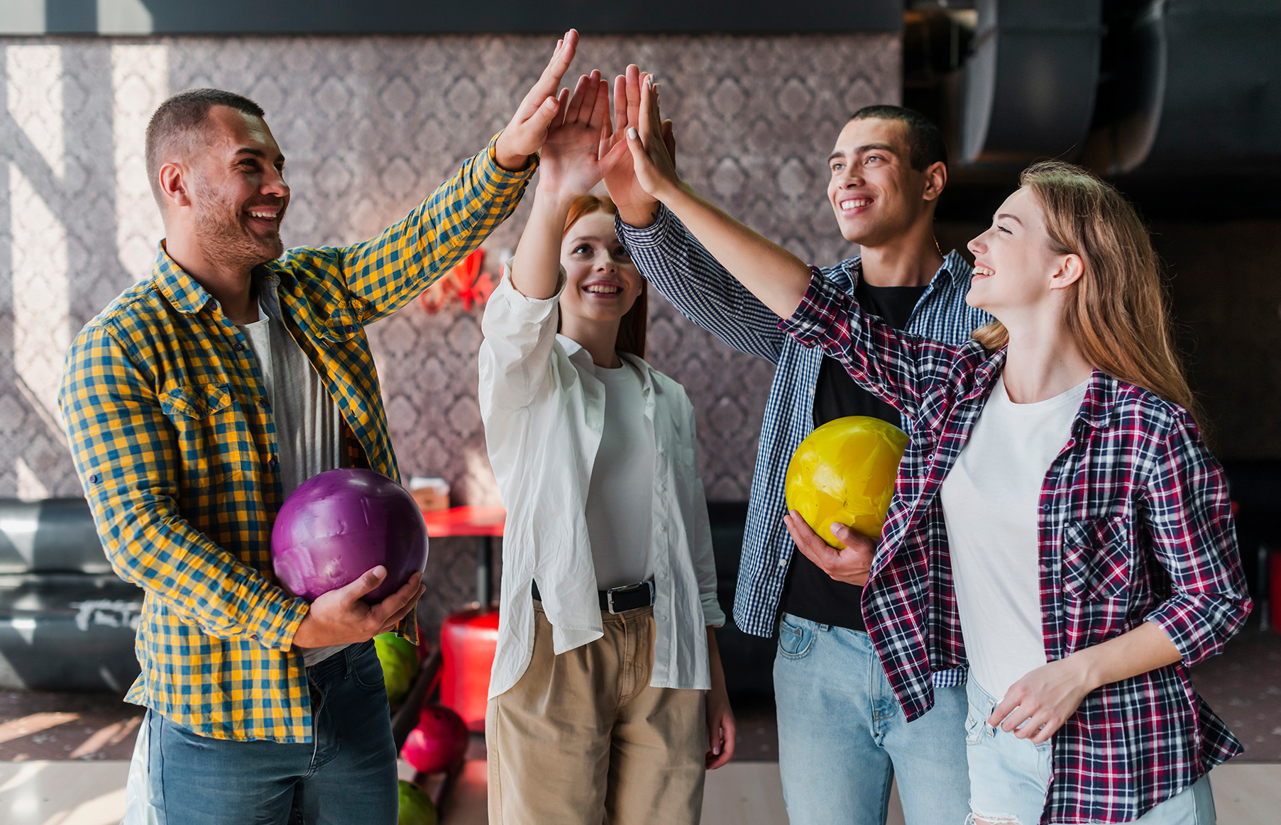 Digital Order System in Bowling Alleys Enhances Customer Experience