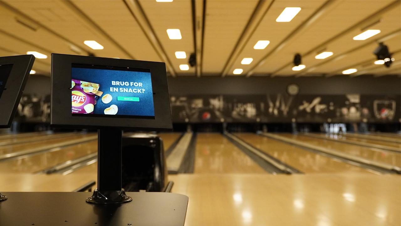 Streamlining Employee Costs in Bowling Centers through a Digital Ordering System